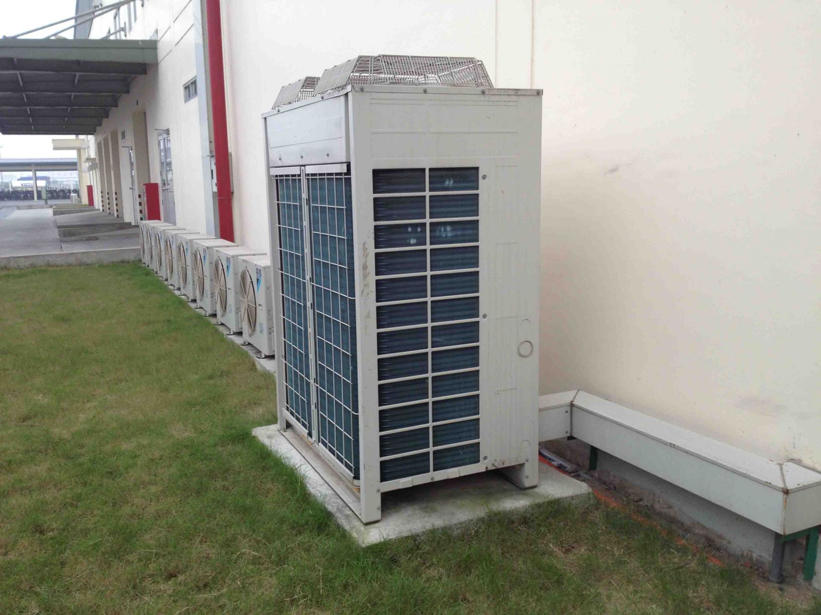 Điều hòa giấu trần nối ống gió Daikin 171000 btu